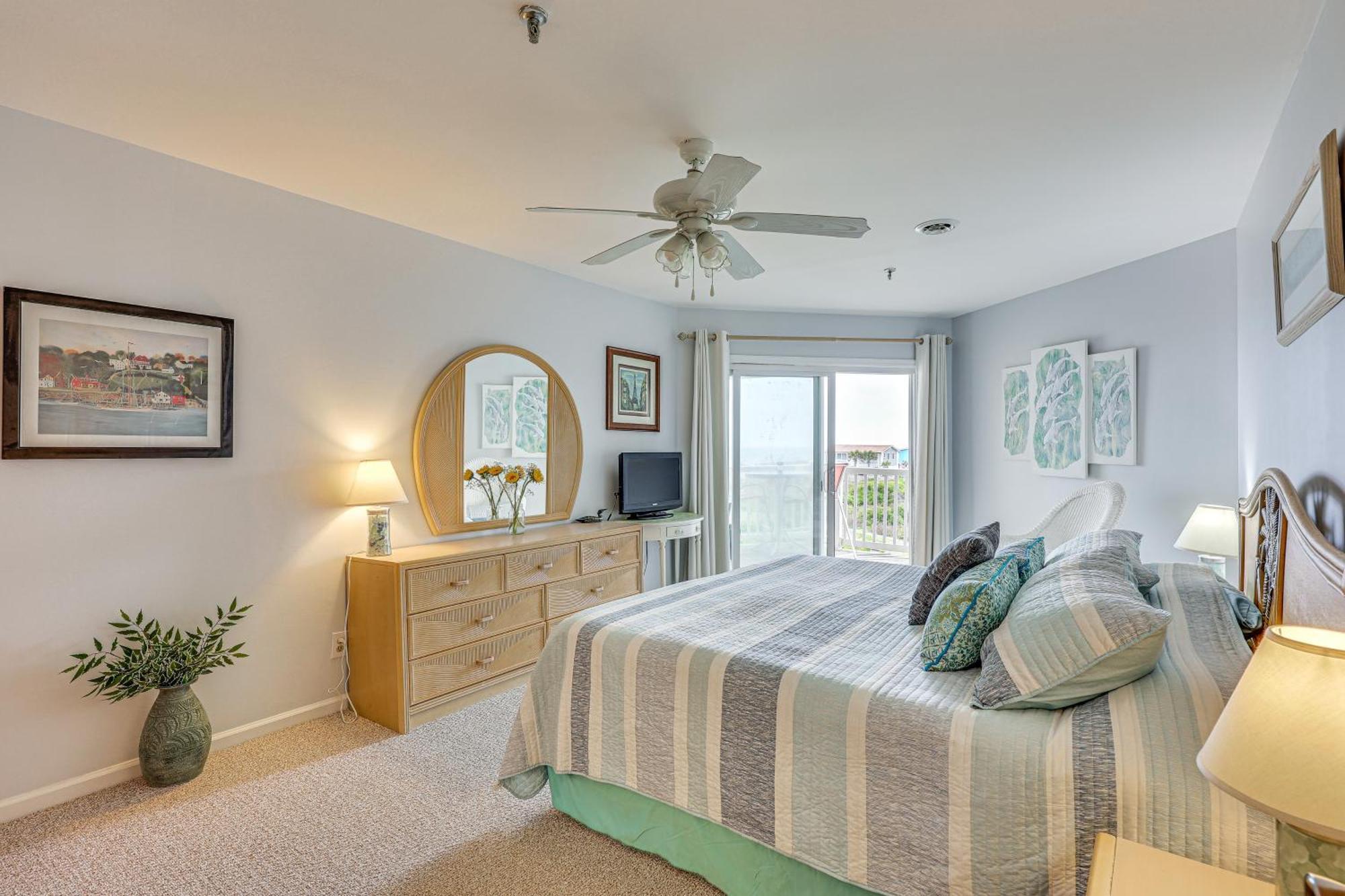 Oak Island Beachfront Condo With Community Pool Luaran gambar