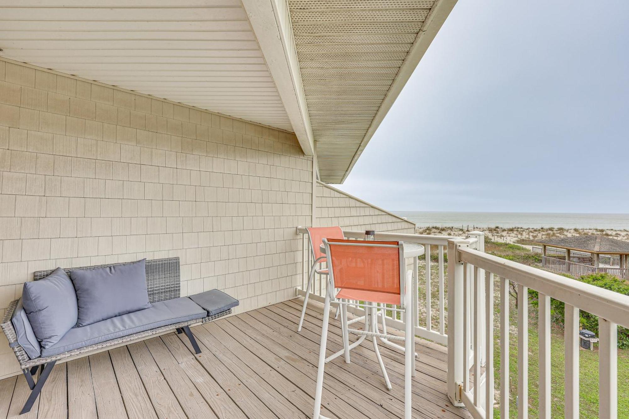 Oak Island Beachfront Condo With Community Pool Luaran gambar