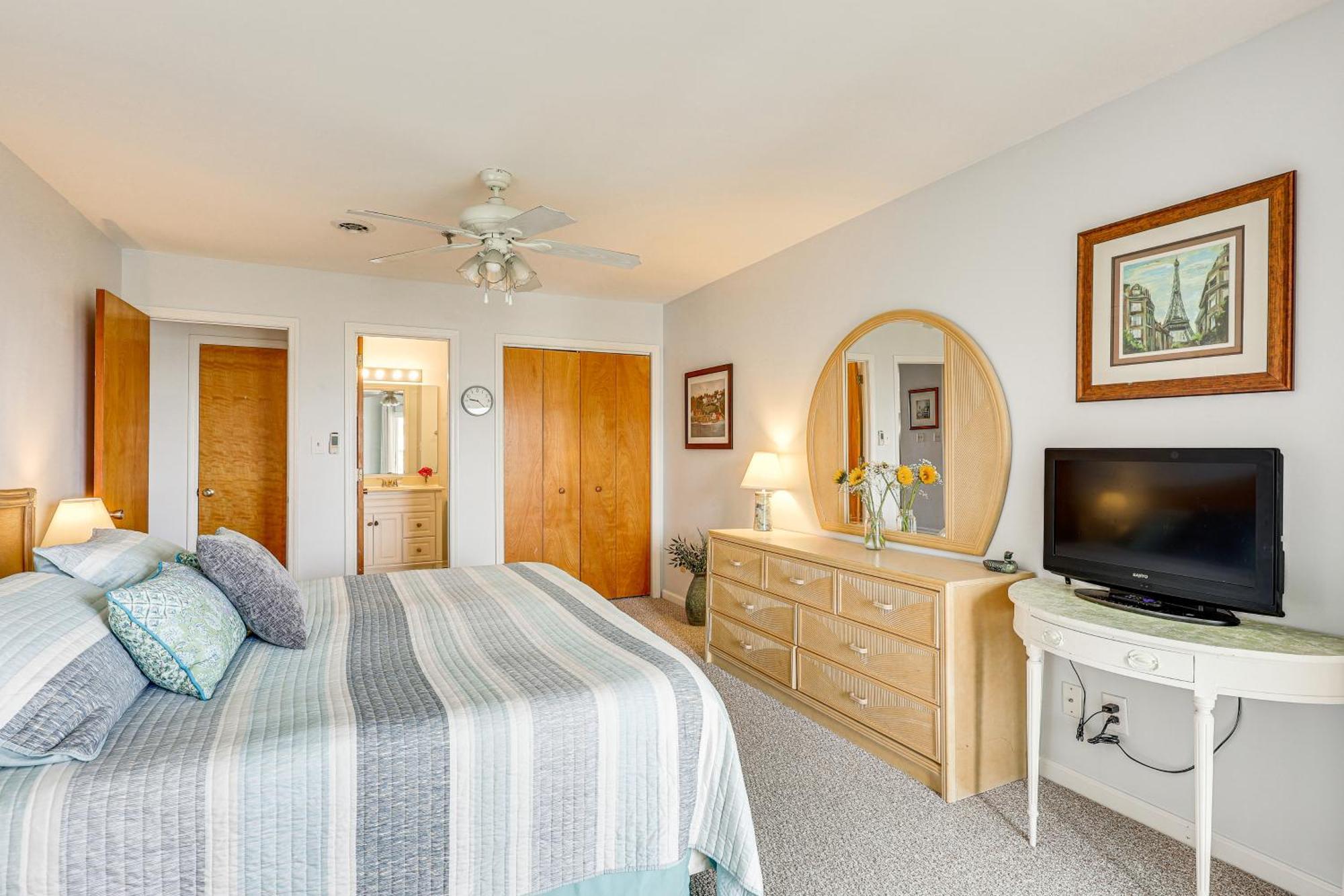 Oak Island Beachfront Condo With Community Pool Luaran gambar